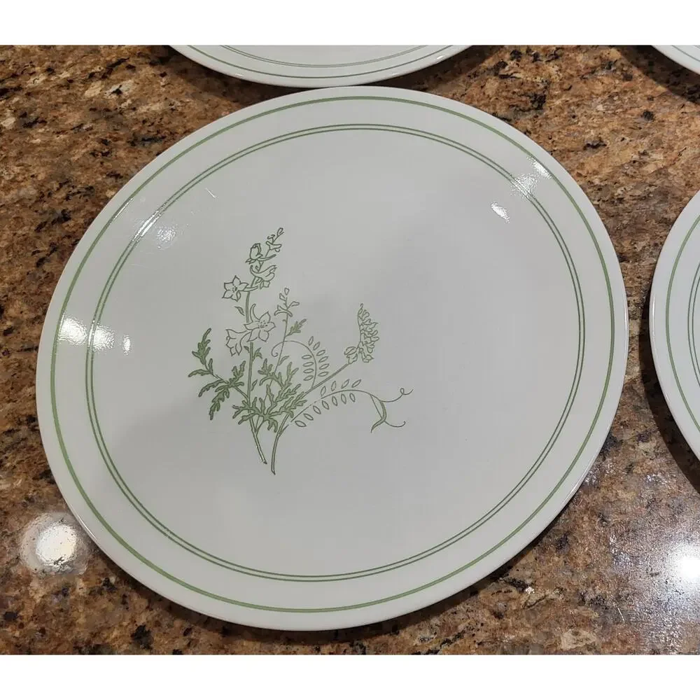 Vintage Corelle Floral Spray Plates (Qty 3 Dinner Plates & Qty 1 Luncheon Plate)